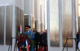 Republika Srpska slavi svoj Dan: U Banjaluci okriveno Centralno spomen-obeležje sa imenima 26.000 poginulih