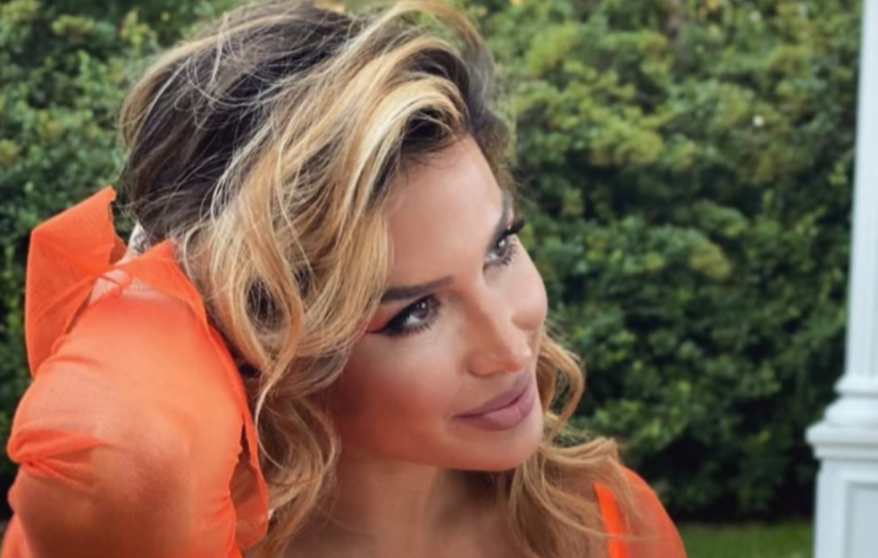 Ena Popov otkrila detalje odnosa sa svojim polubratom i polusestrom