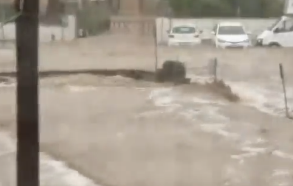 Haos u Atini zbog nevremena