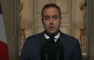 Premijer Francuske Sebastijen Lekorni suočen sa dva predloga za izglasavanje nepoverenja