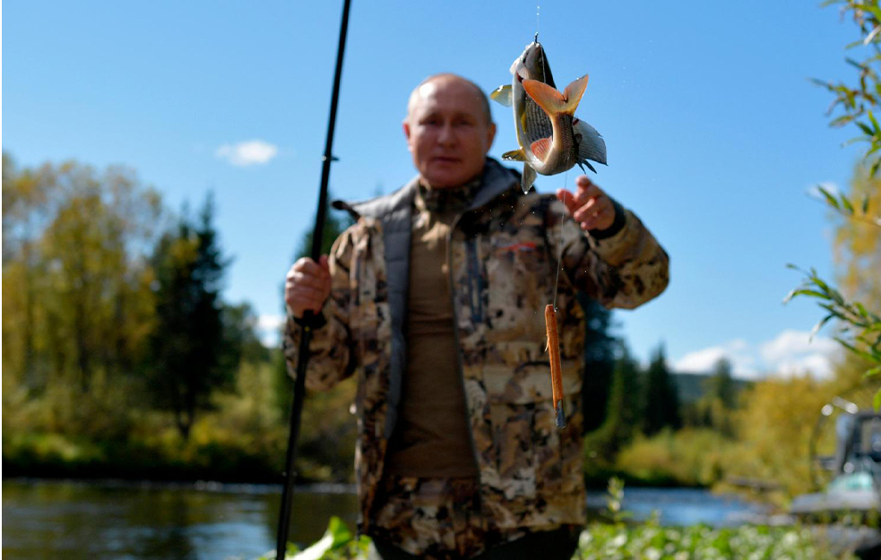 I MEDVEDI POHRLILI DA VIDE PUTINA! Ruski lider na odmoru u sibirskoj tajgi (FOTO)