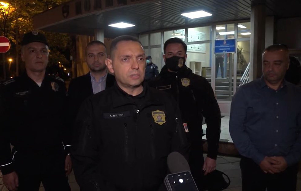 PRIVEDEN OSUMNJIČENI ZA <span style='color:red;'><b>UBISTVO PORODICE</b></span> ĐOKIĆ!  Pronađen i novac koja je pripadao ubijenoj porodici (VIDEO)