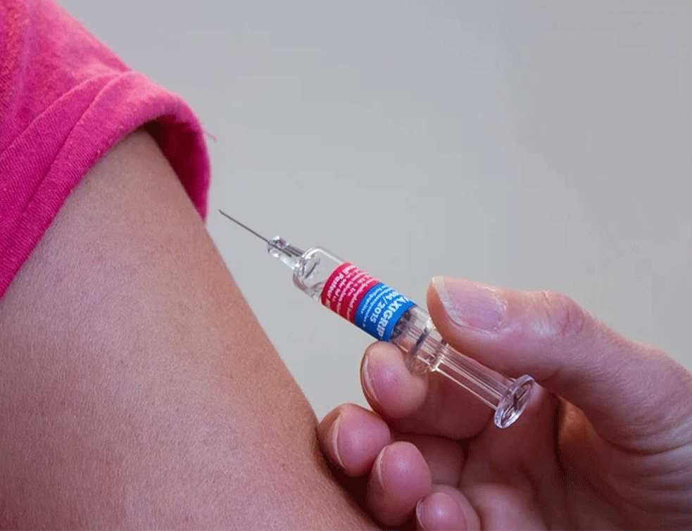 RUSKA VOJNA OBAVEŠTAJKA: Mikročipovi u vakcinama pitanje bliske budućnosti